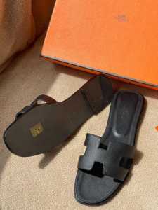 HERMES SLIDE - BLACK
