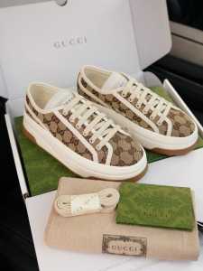 GUCCI Casual Sneakers