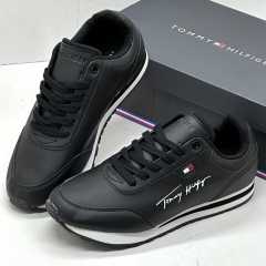 T M H Sneakers Black