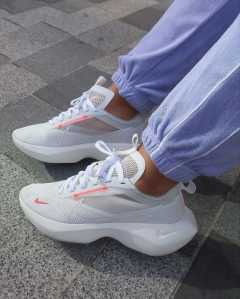 NIKE VISTA LITE SNEAKERS