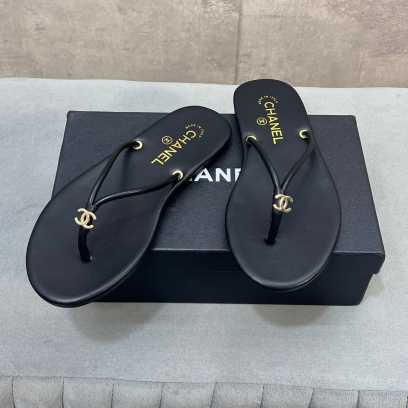 Chanel Luxe Slides - Black
