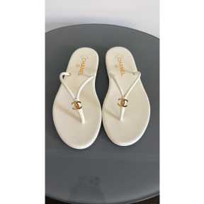 Chanel Luxe Slides - White 