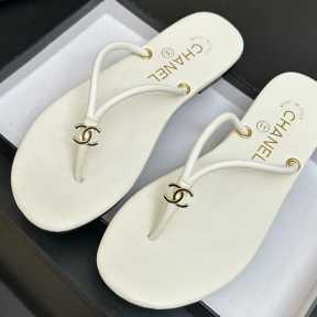 Chanel Luxe Slides - White 