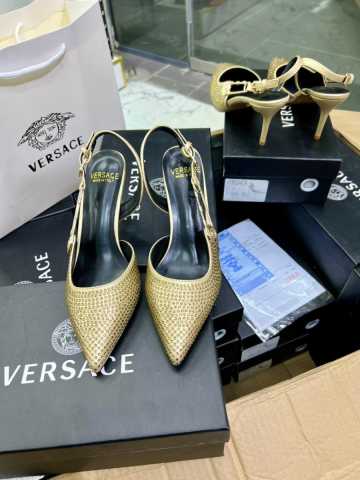 Versace Half Pump - GOLD
