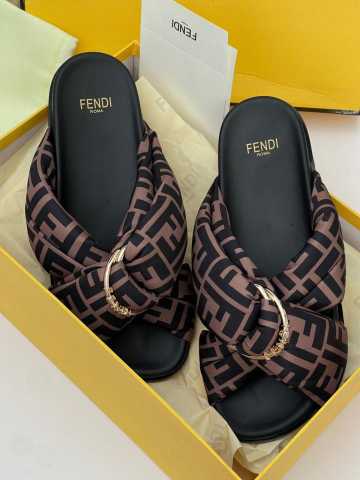 FENDI LUXE SLIDE - MONOGRAM