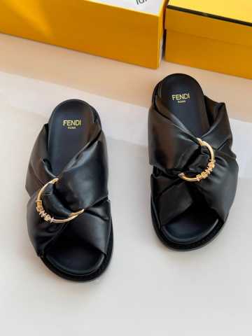 FENDI LUXE SLIDE - BLACK