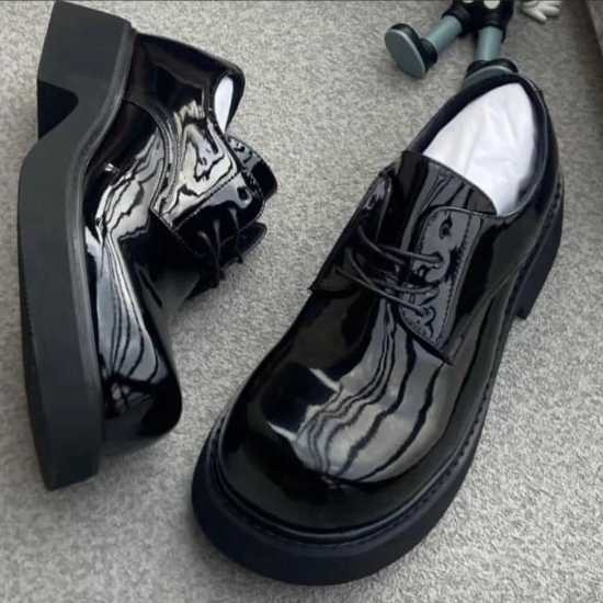 Balenciaga Luxury Wet-look Black